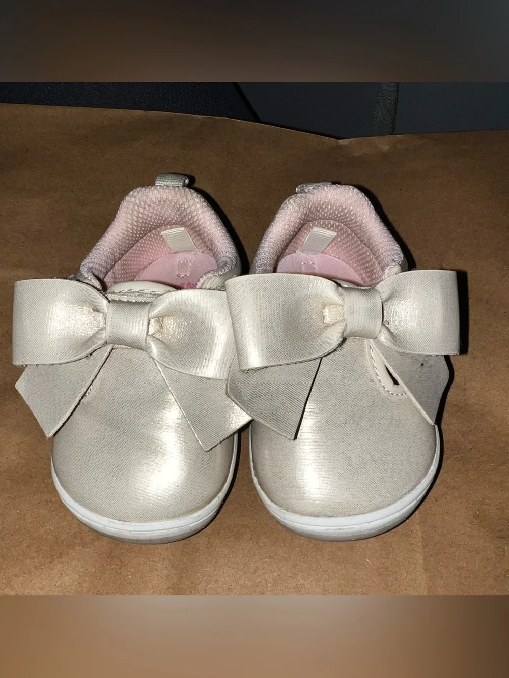 Stride Rite Girls Gold Bow Slip-On Sneakers